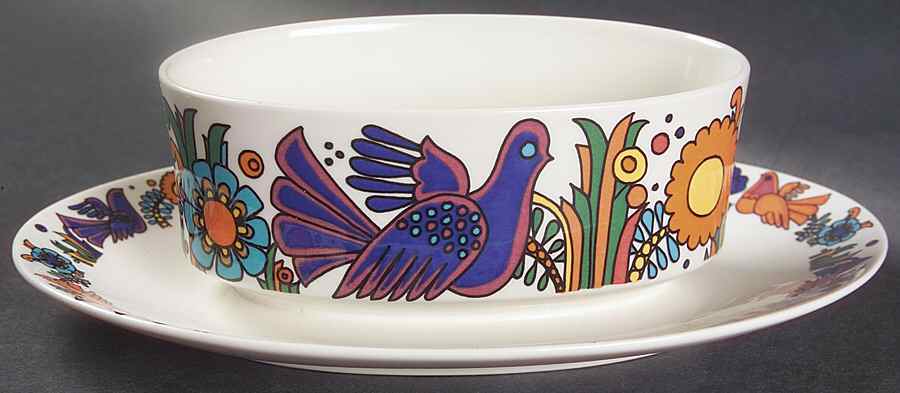 Acapulco (Newer, Roma Shape) Gravy Boat with Attached Underplate by Villeroy & Boch-1