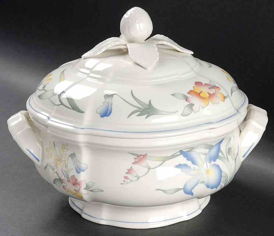 Riviera Round Covered Vegetable by Villeroy & Boch-1