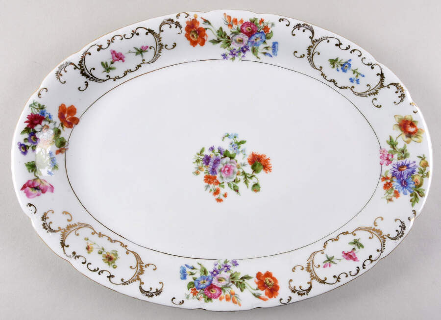 VIT21 (CZECH) 15" Oval Serving Platter by Victoria (Czech)-1