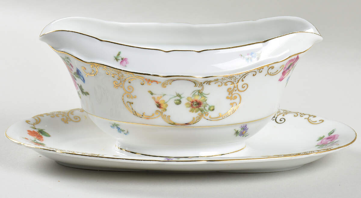 VIT3 Gravy Boat with Attached Underplate by Victoria (Czech)-1