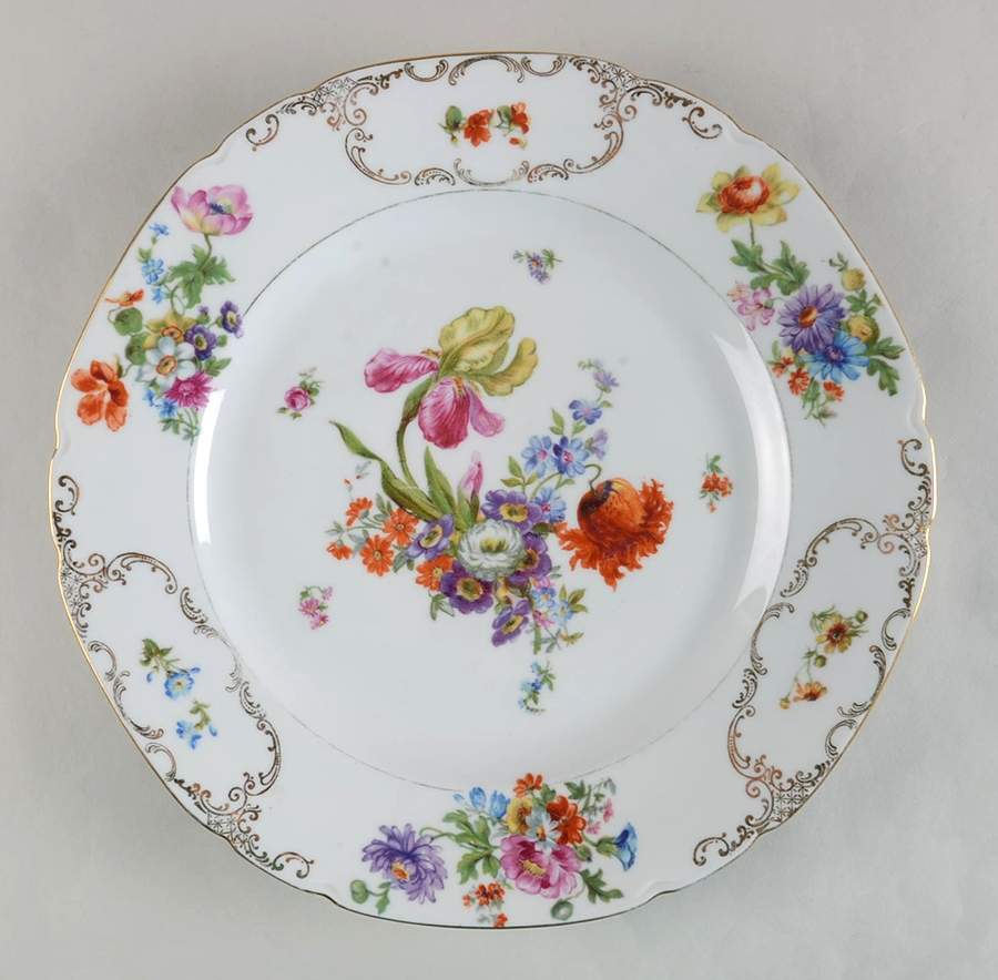 VIT3 11" Chop Plate (Round Platter) by Victoria (Czech)-1
