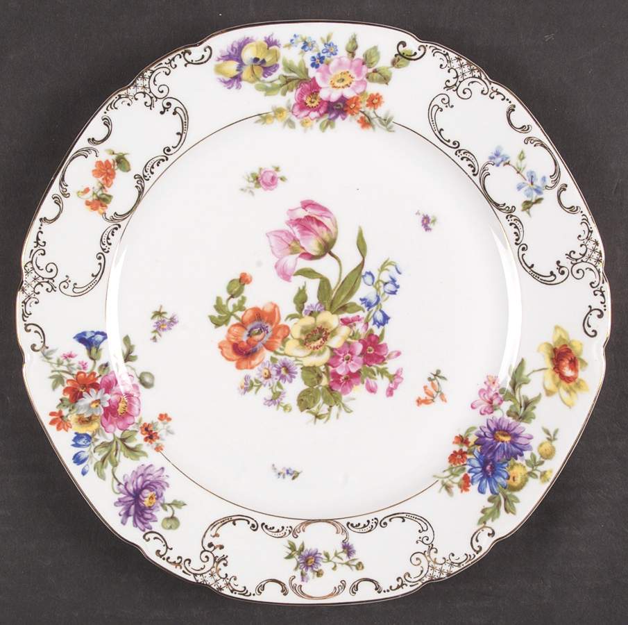 VIT3 Dinner Plate by Victoria (Czech)-1