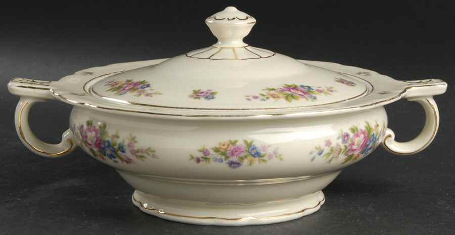 VIT33 (CZECH) Round Covered Vegetable by Victoria (Czech)-1