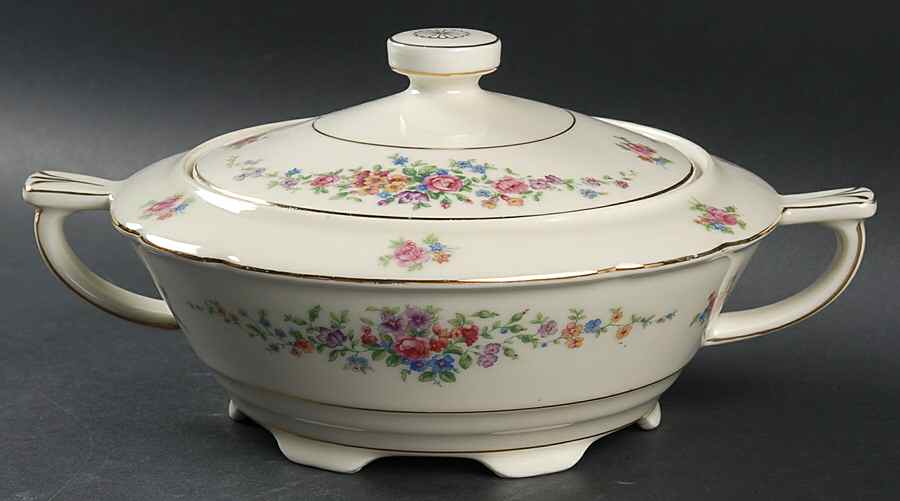 205 Round Covered Vegetable by Victoria (Czech)-1