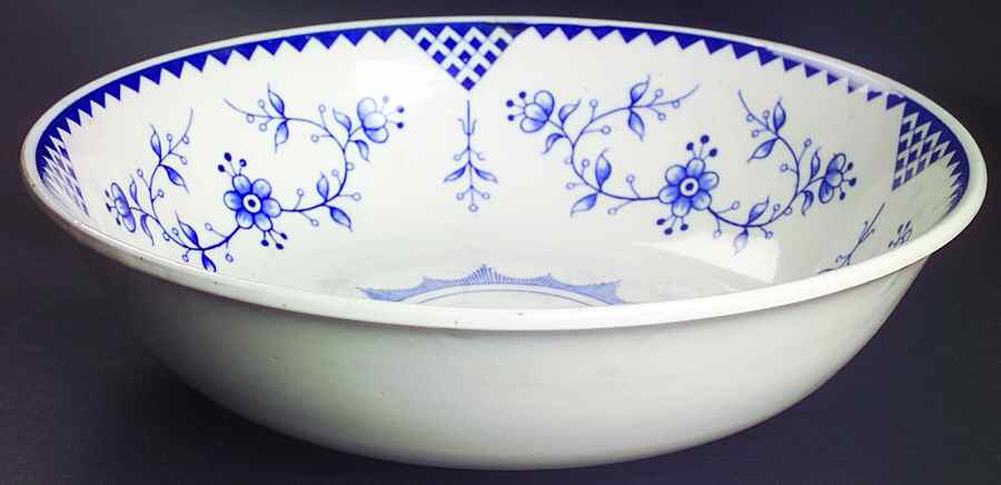 VKI1 11" Large Salad Serving Bowl by Viking-1