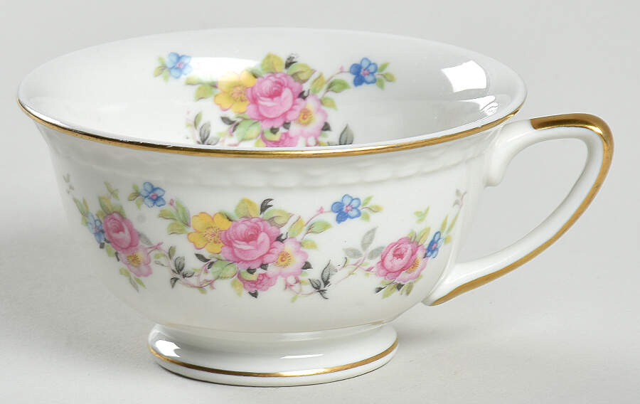 Natchez Footed Cup by Vogue-1