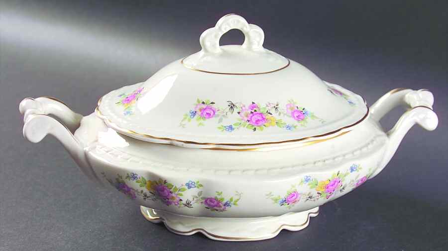 Natchez Oval Covered Vegetable by Vogue-1