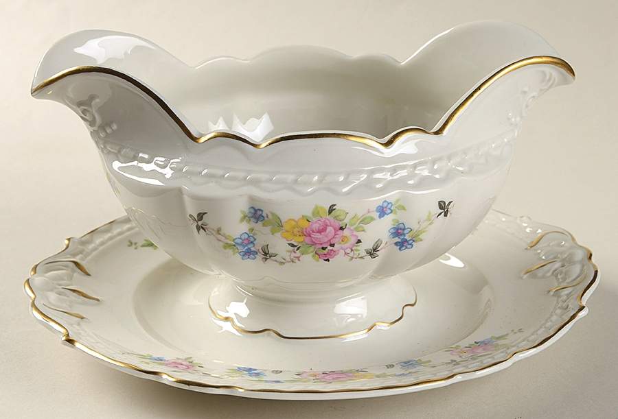 Natchez Gravy Boat with Attached Underplate by Vogue-1