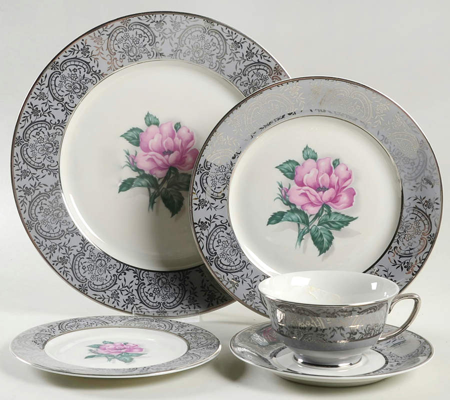 Silver Lace 5 Piece Place Setting by Vogue-1