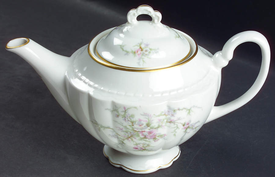 Susanna Teapot & Lid by Vogue-1