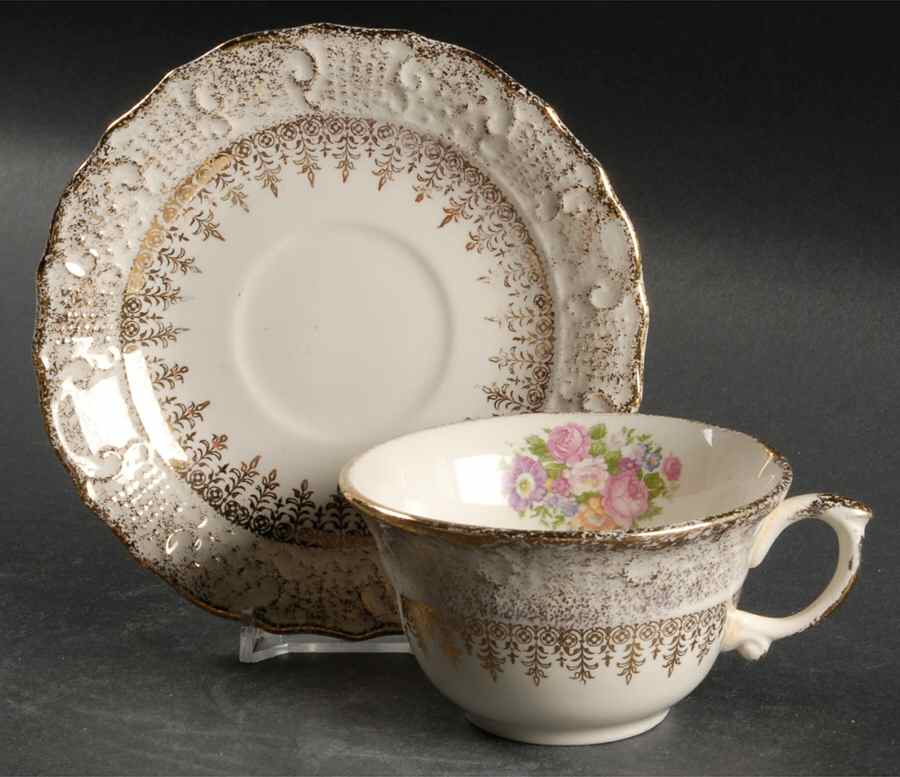 VOG17 Flat Cup & Saucer Set by Vogue-1