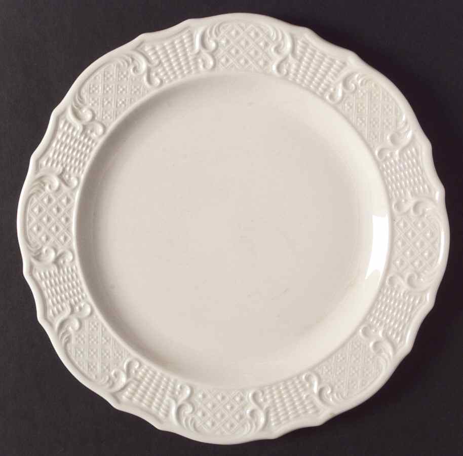 Washington Colonial Dinner Plate by Vogue-1