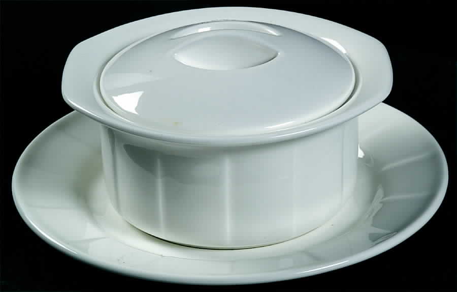 Bianco Round Gravy Boat & Lid with Underlate by Villeroy & Boch-1