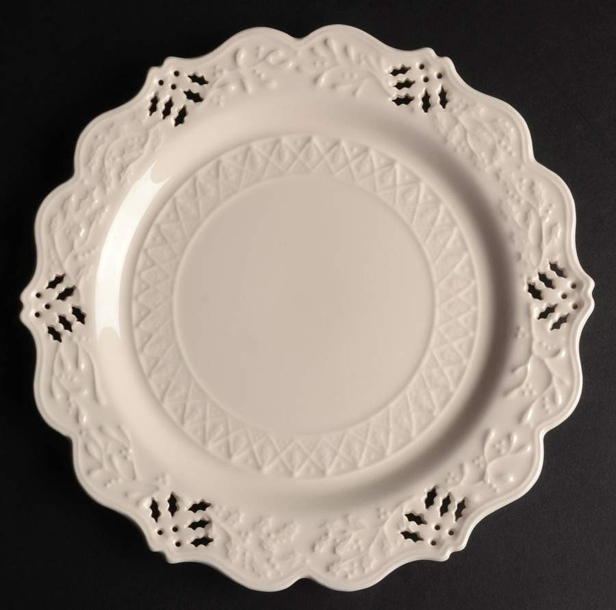 Classical Christmas Dessert Luncheon Plate by Vaillancourt Folk Art-1