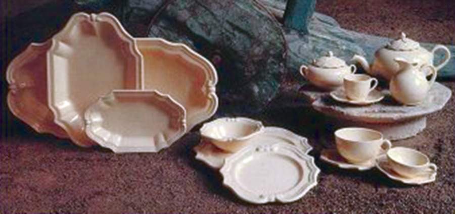 VPI2 Dinner Plate by Veronique Pichon-1