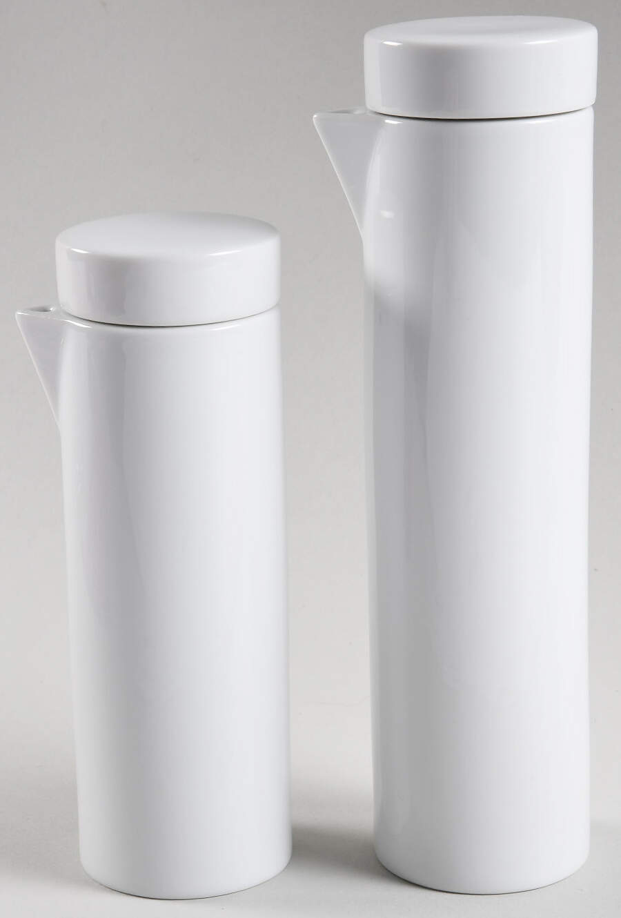 Domo White Vinegar and Oil Set with Stoppers by Vista Alegre-1