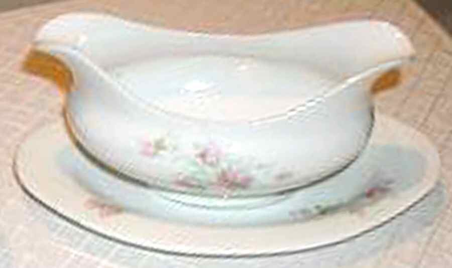 VNN48 Gravy Boat with Attached Underplate by Vienna-1