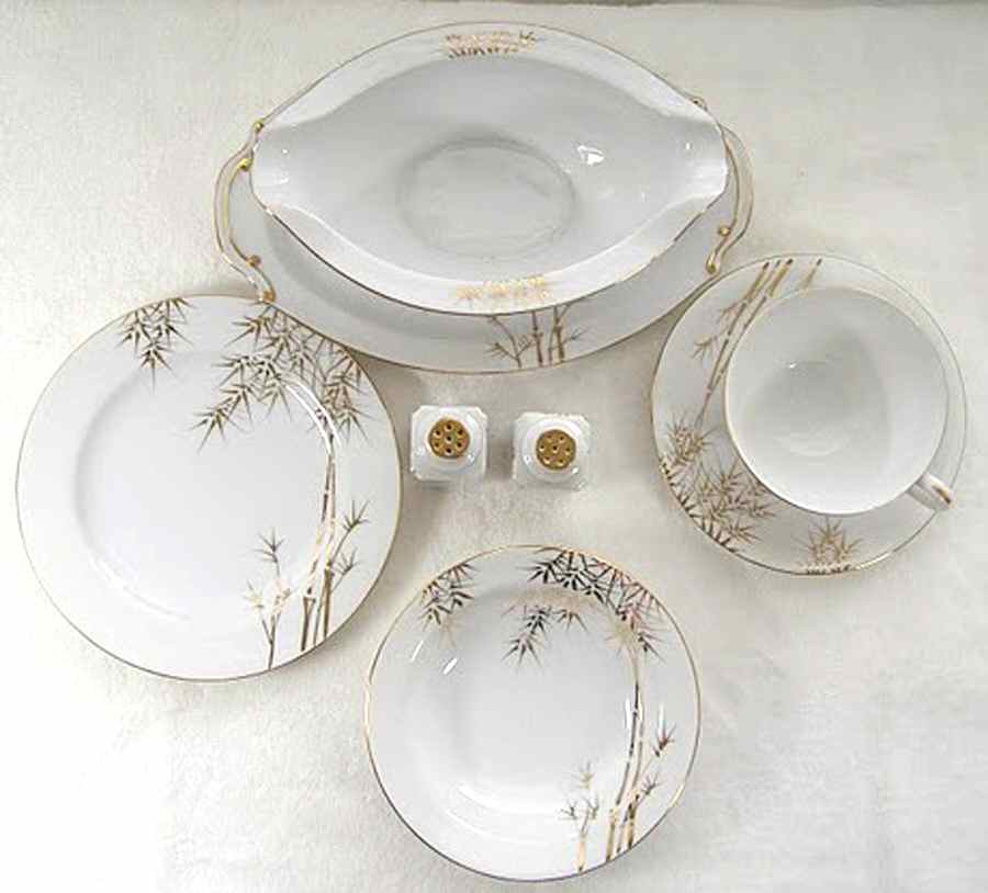 VEH1 Gravy Boat with Attached Underplate by Venus China-1