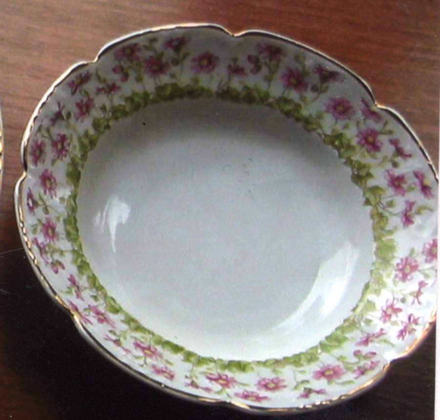 VNN98 Rim Fruit/Dessert (Sauce) Bowl by Vienna-1