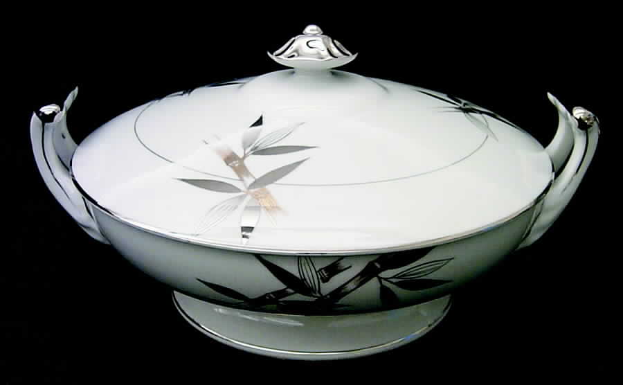 401 Round Covered Vegetable by Wako-1