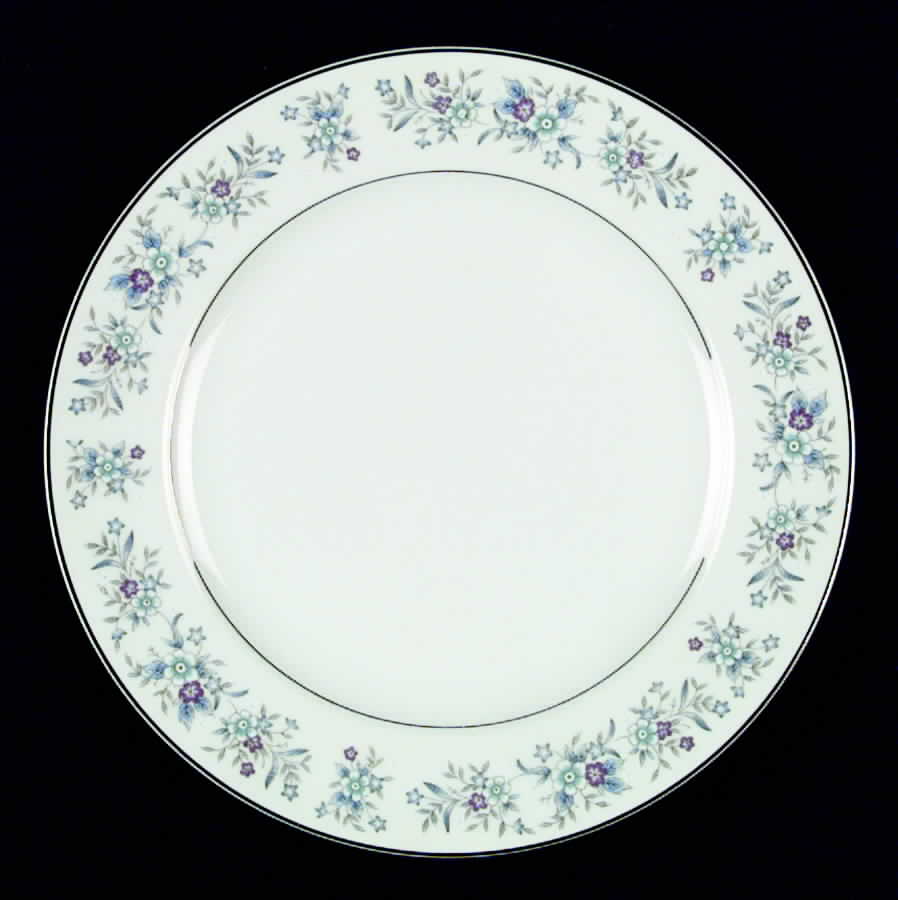 Blossom Time Dinner Plate by Wellin-1