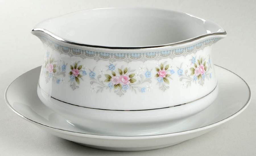 Rhoda Gravy Boat with Attached Underplate by Wellin-1