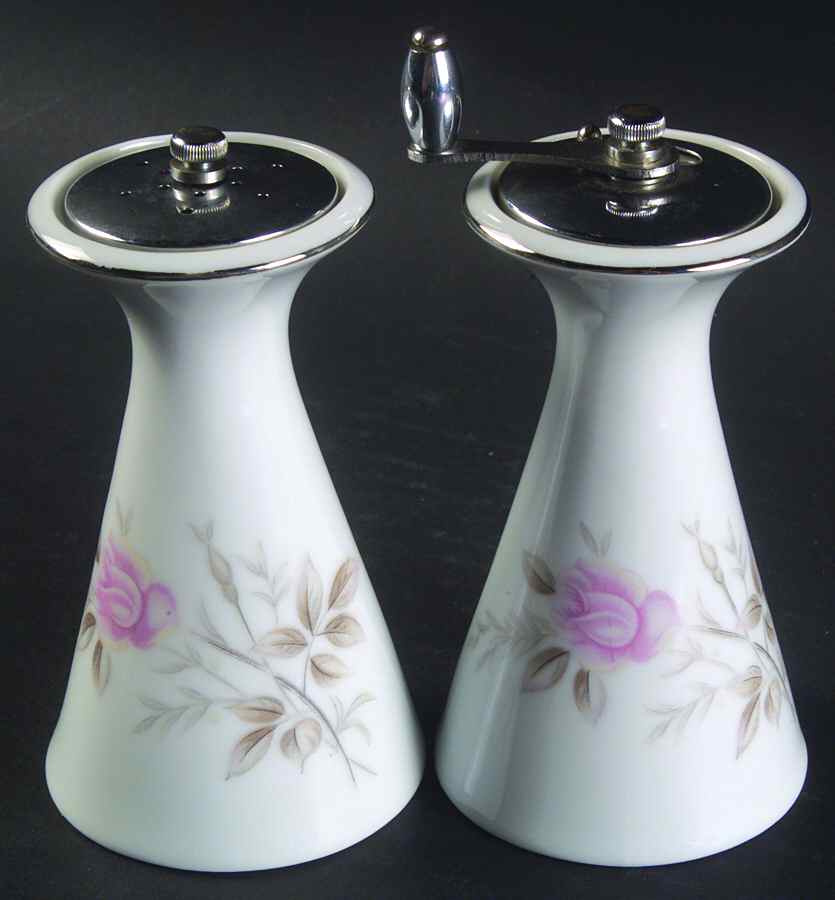 Elizabeth Salt Mill & Pepper Mill Set by Wentworth-1