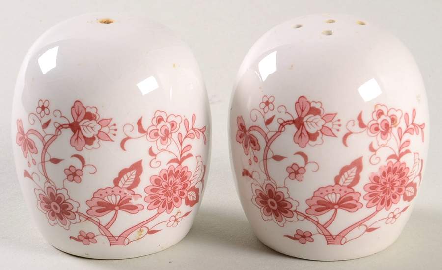 WOW2 Salt & Pepper Set by Woolworth-1