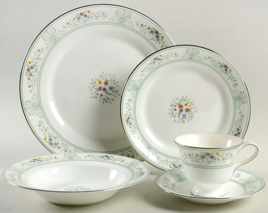 Agincourt Green 5 Piece Place Setting by Wedgwood-1