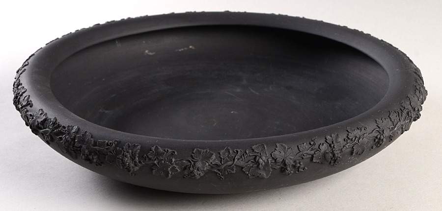 Basalt Black 11" Gardenia Bowl by Wedgwood-1