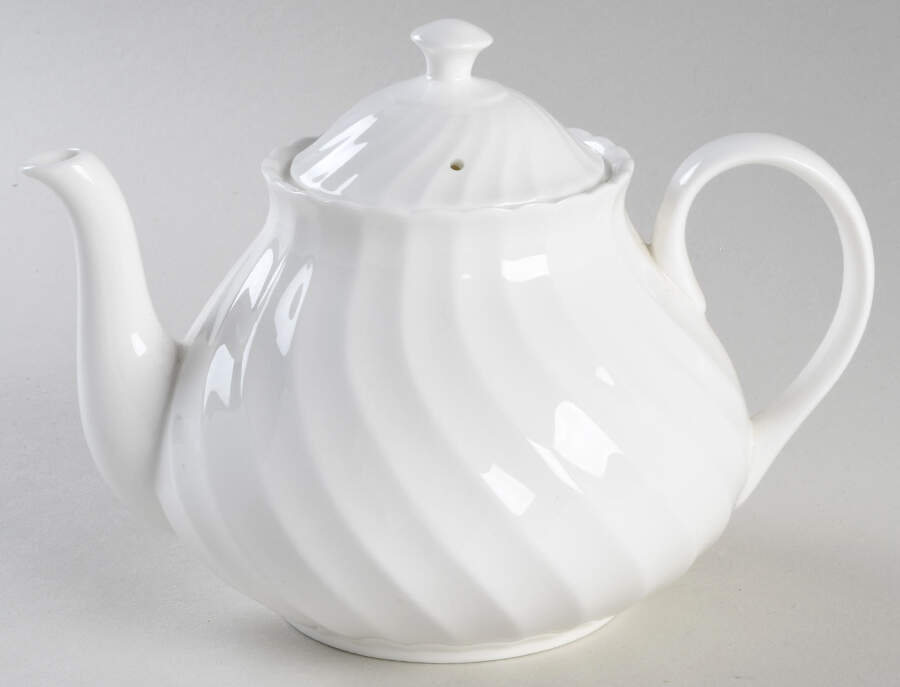 Candlelight Small Teapot & Lid by Wedgwood-1