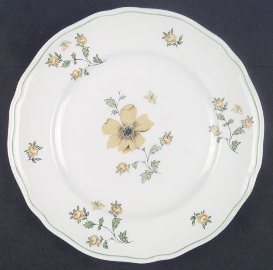 Caroline Dinner Plate by Wedgwood-1