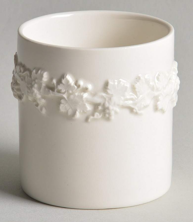 Cream Color on Cream Color (Shell Edge) Cigarette Holder by Wedgwood-1