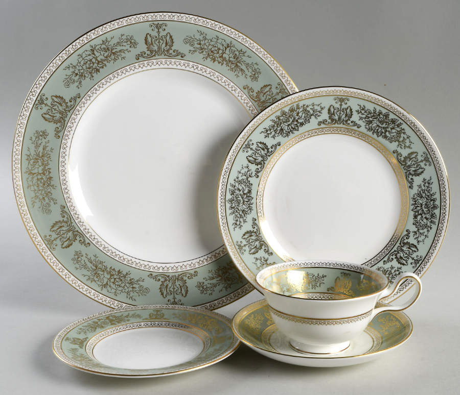 Columbia Sage Green Rim 40 Piece Estate Set by Wedgwood-1