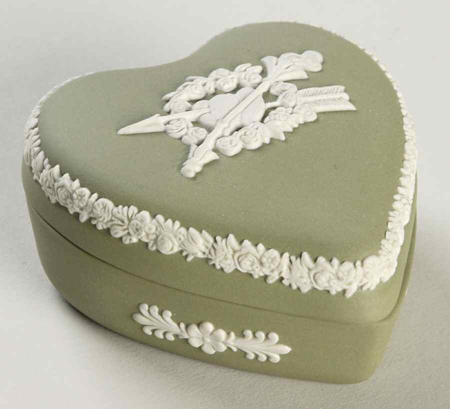 Couples Celebration Annual Heart-Box Celadon Green-Couples Box - No Box by Wedgwood-1