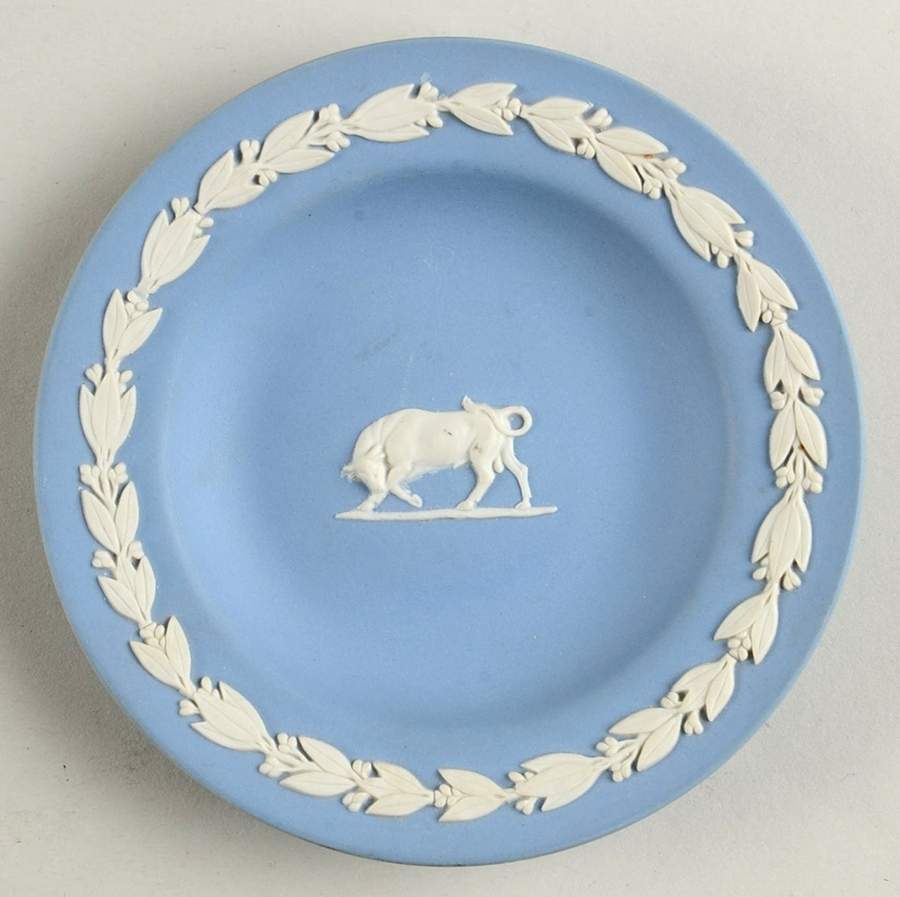 Cream Color on Lavender (Pale Blue) Jasperware 4" Zodiac Taurus Round Tray by Wedgwood-1