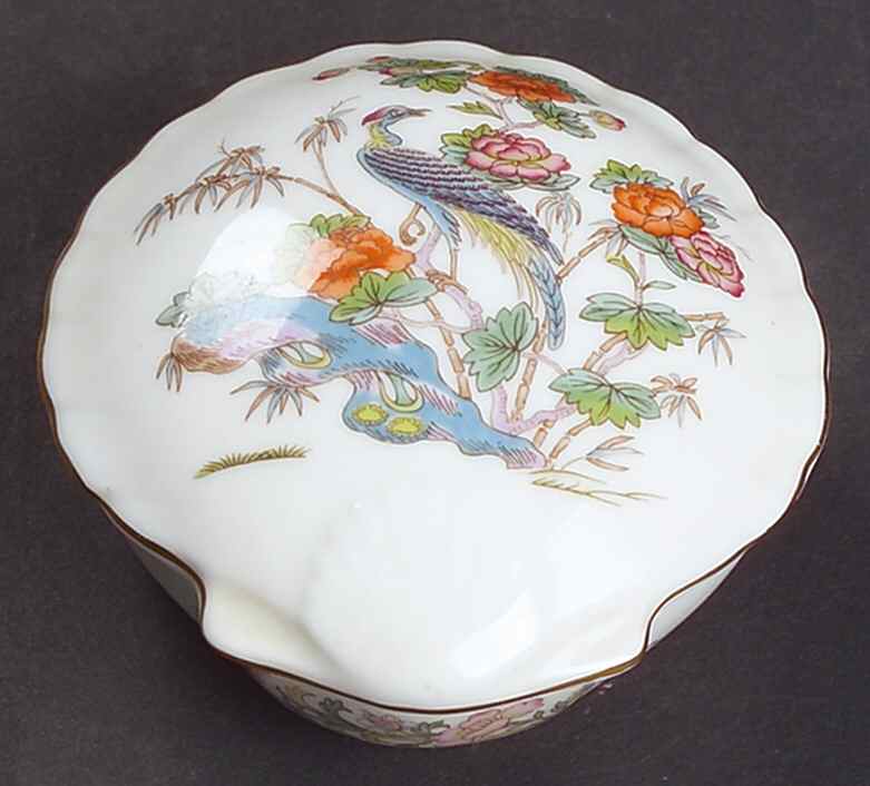 Kutani Crane Shell Shaped Box with Lid by Wedgwood-1