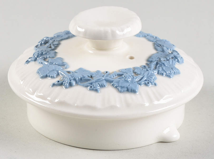 Lavender on Cream Color (Shell Edge) Lid for Teapot by Wedgwood-1