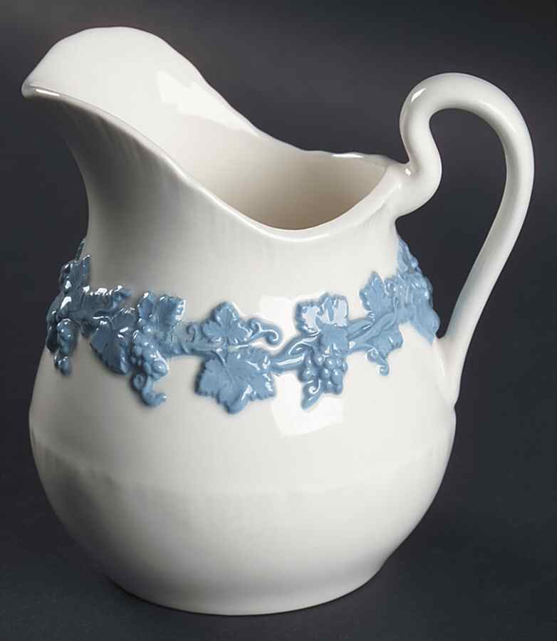 Lavender on Cream Color (Shell Edge) Creamer by Wedgwood-1