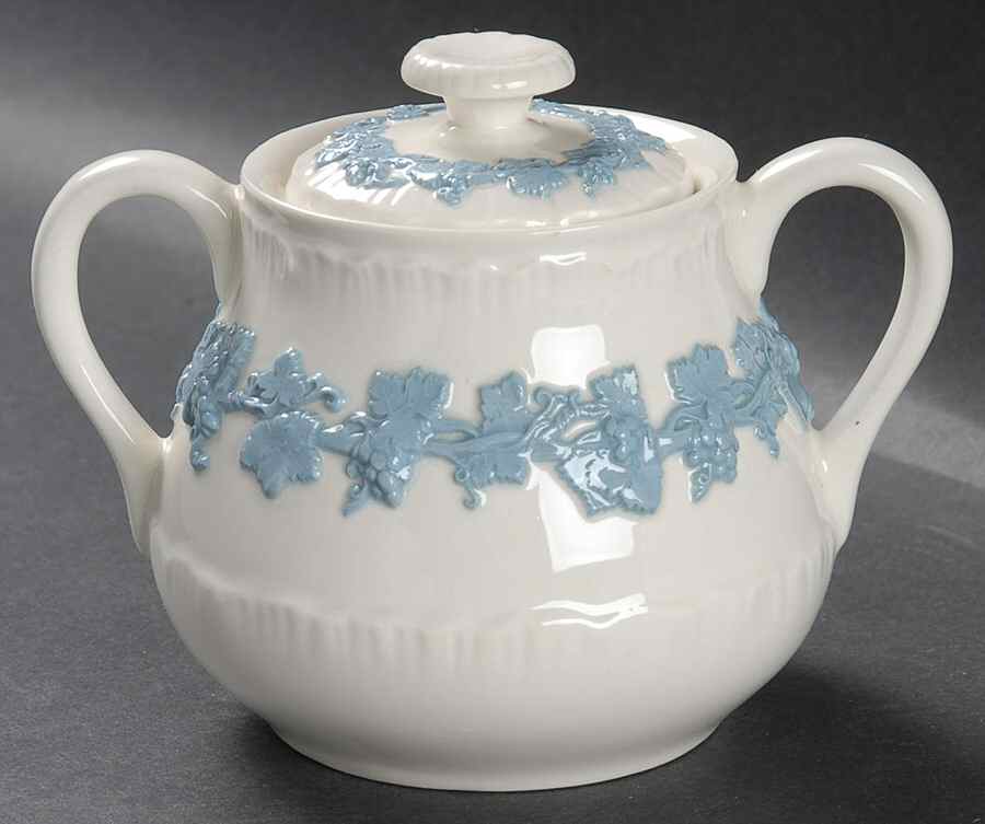 Lavender on Cream Color (Shell Edge) Sugar Bowl & Lid by Wedgwood-1