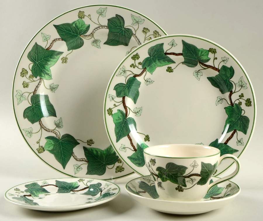Napoleon Ivy Green (Queen's Ware) 40 Piece Estate Set by Wedgwood-1