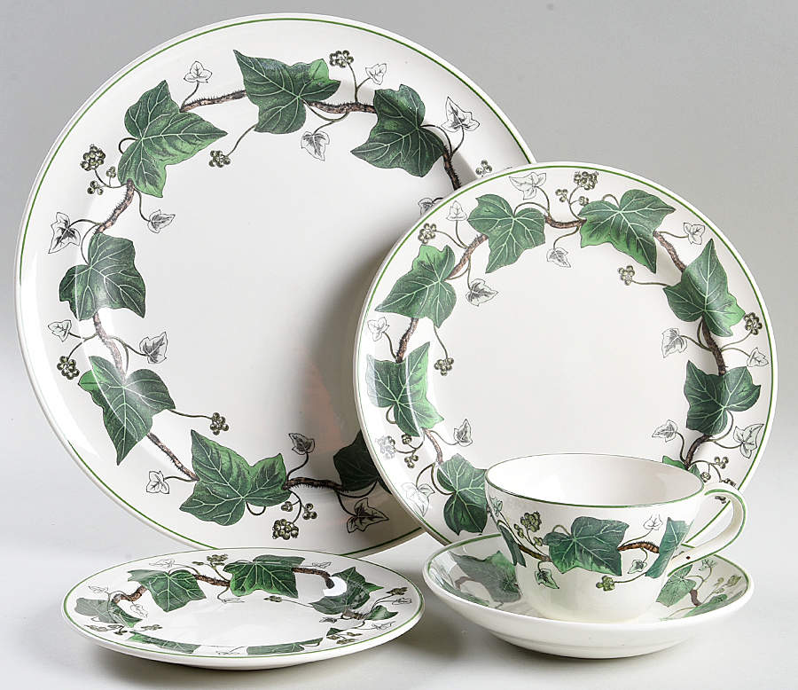 Napoleon Ivy Green (Queen's Ware) 40 Piece Estate Set by Wedgwood-1