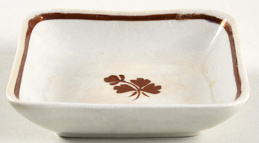Tea Leaf Nut Dish by Wedgwood-1
