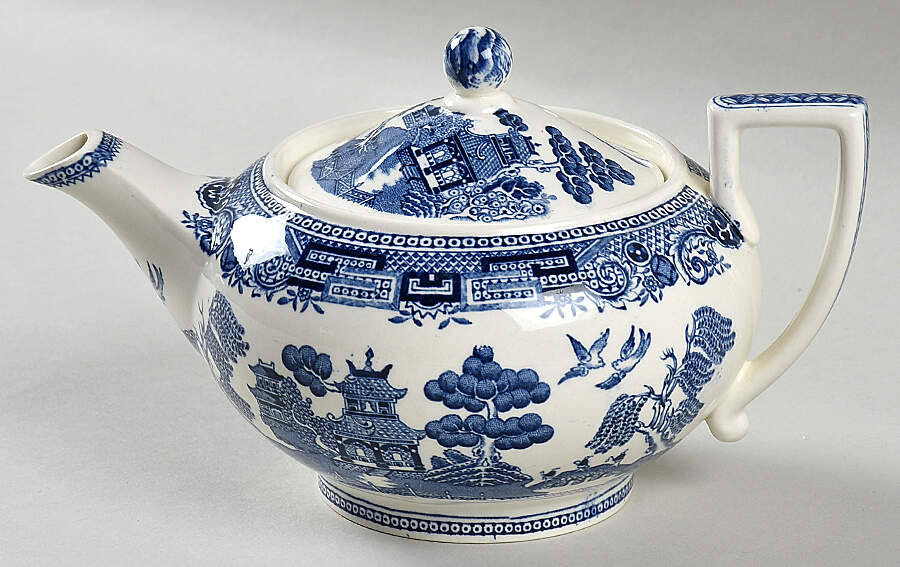 Willow Blue (Older, Smooth) Individual Teapot & Lid by Wedgwood-1