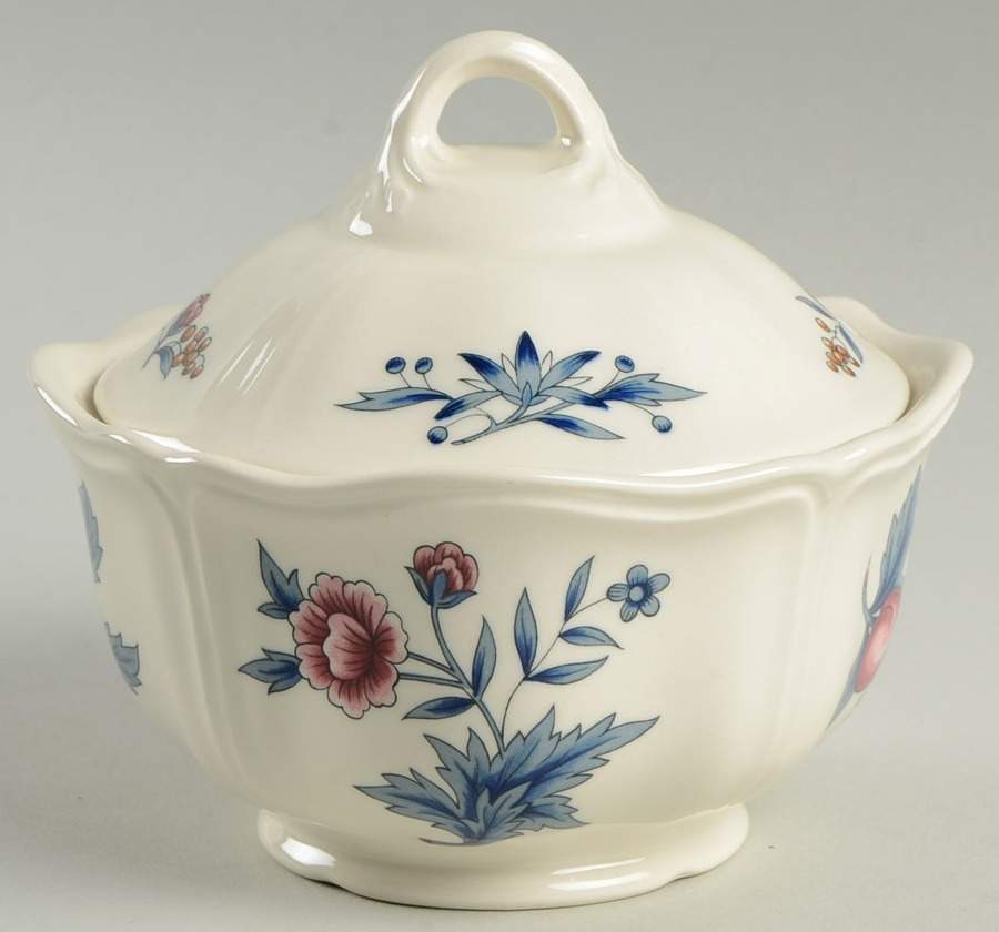 Williamsburg Potpourri Butter Box & Lid by Wedgwood-1