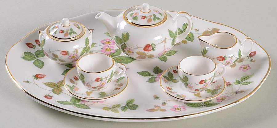 Wild Strawberry (Bone & Oven To Table) (10 Piece) Miniature Tea Set by Wedgwood-1