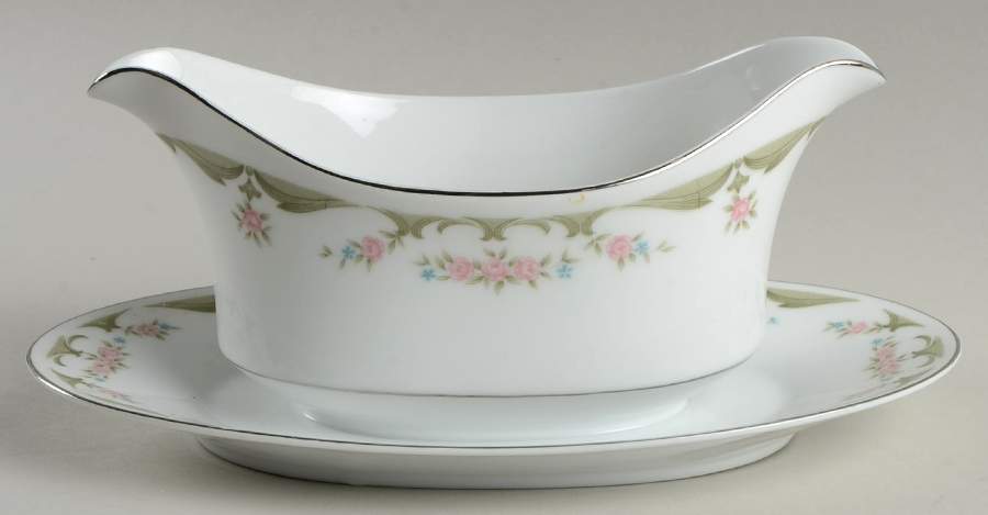 Lizbeth Gravy Boat with Attached Underplate by Wyndham-1