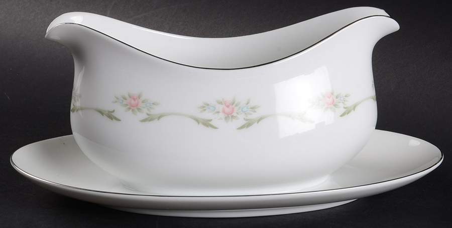 Michele Gravy Boat with Attached Underplate by Wyndham-1