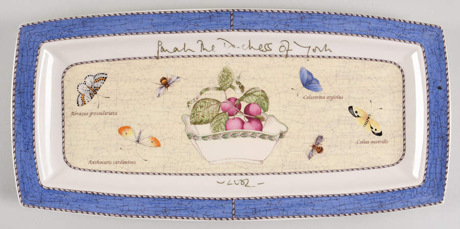 Sarah's Garden 2002 Signed Rectangular Dish by Wedgwood-1