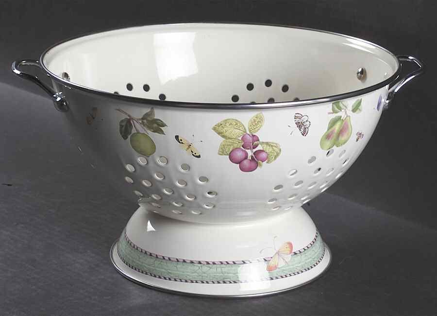 Sarah's Garden 5 Quart Metal Colander by Wedgwood-1